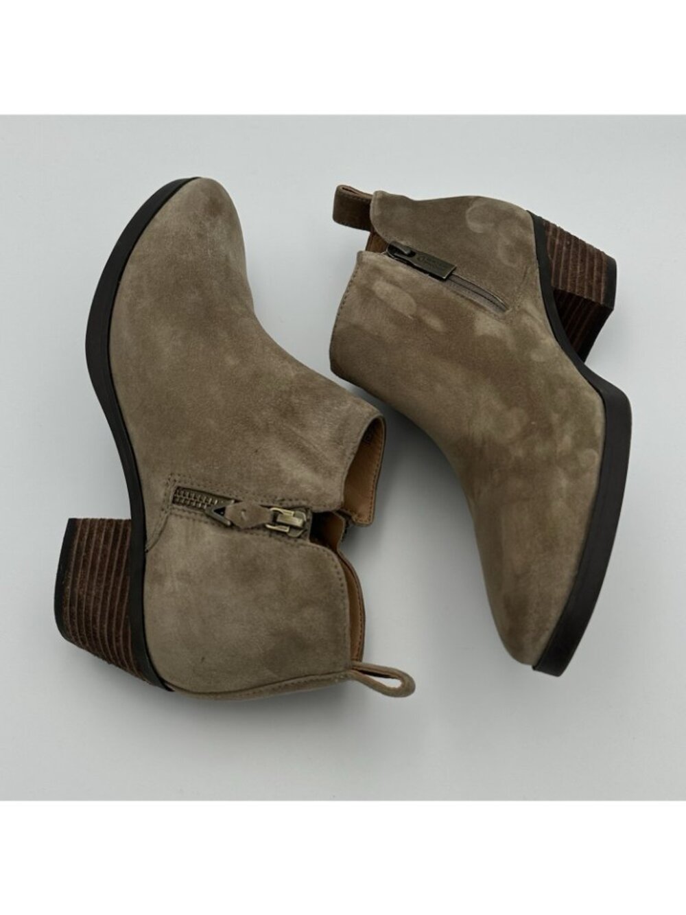 Vionic Cecily Ankle Boot Women’s Size 8.5 Green Suede Side Zip Comfort Bootie - Picture 5 of 12